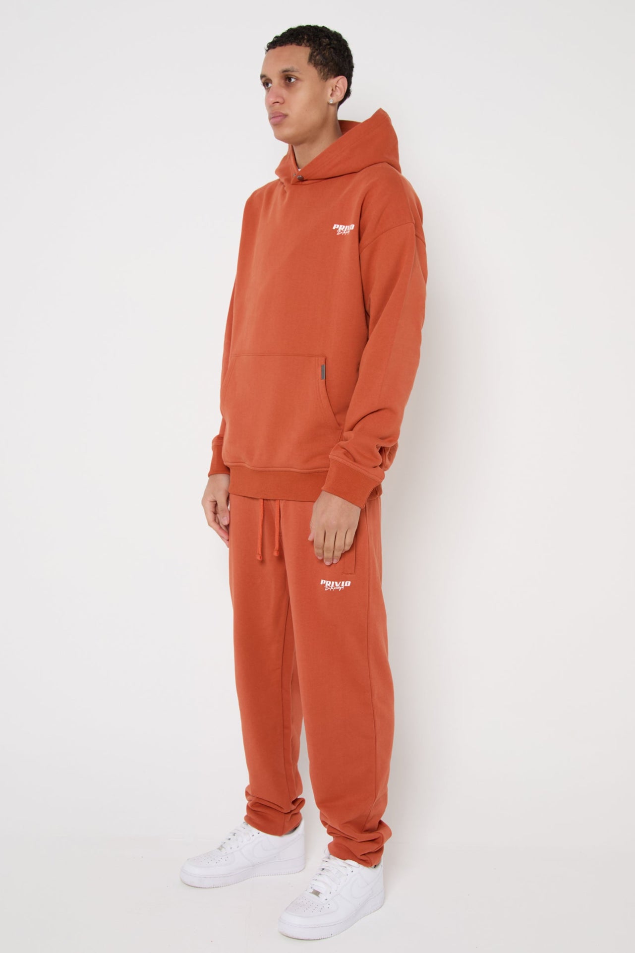 PRIVIO HEAVY LOGO HOODIE
