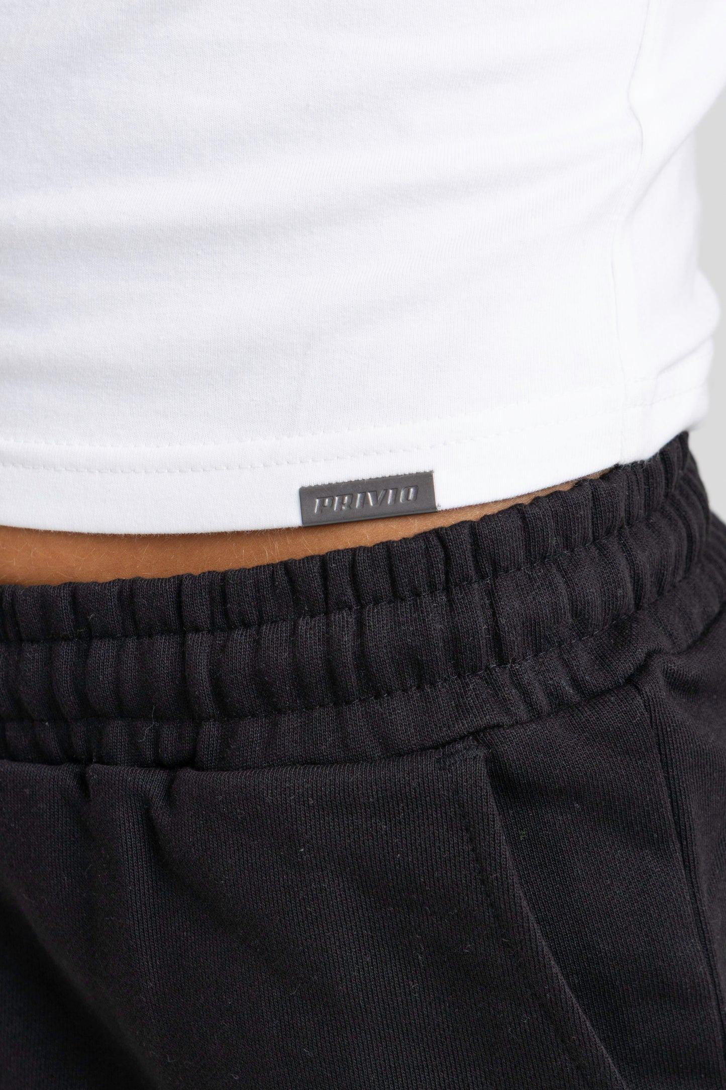 CLASSIC FITTED T-SHIRT