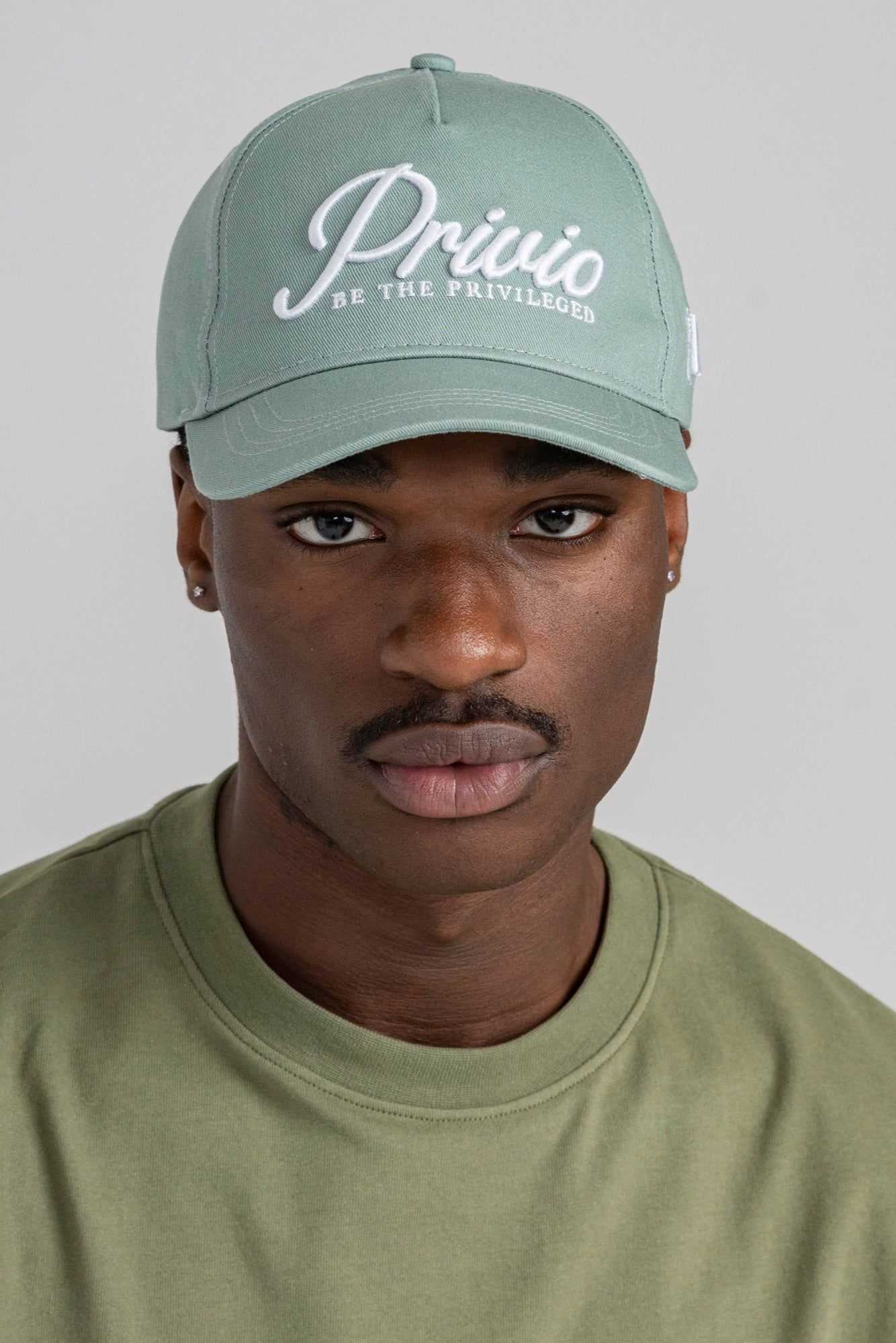 CONTRAST PRIVIO LOGO CAP