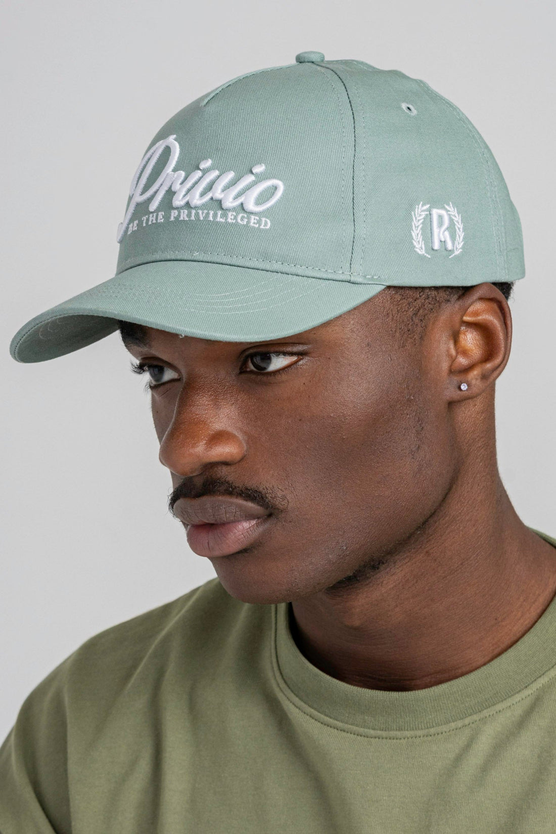 CONTRAST PRIVIO LOGO CAP