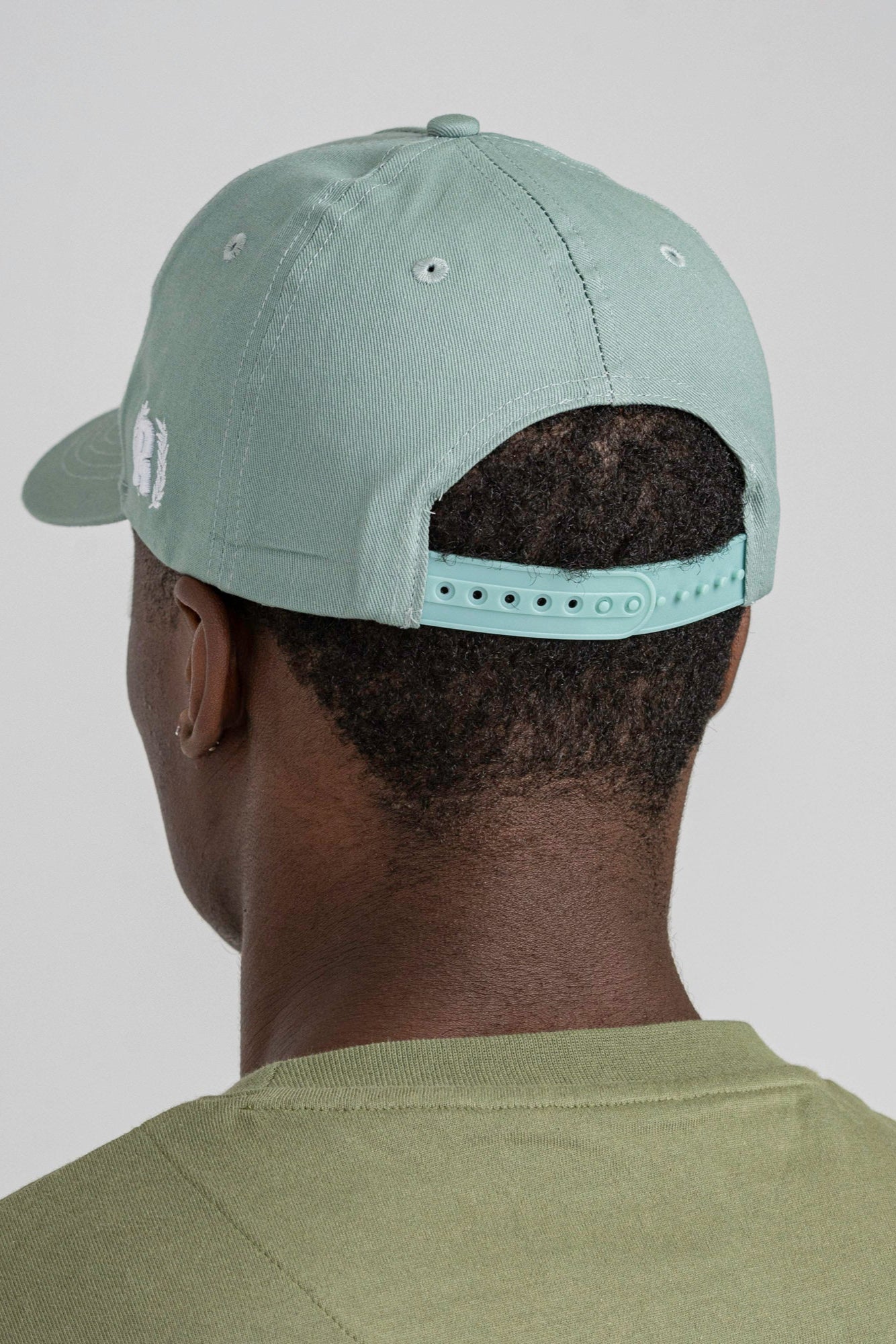 CONTRAST PRIVIO LOGO CAP