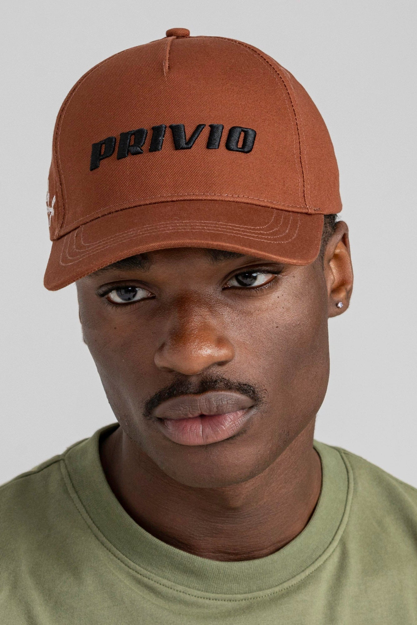 PRIVIO BLACK LOGO CAP