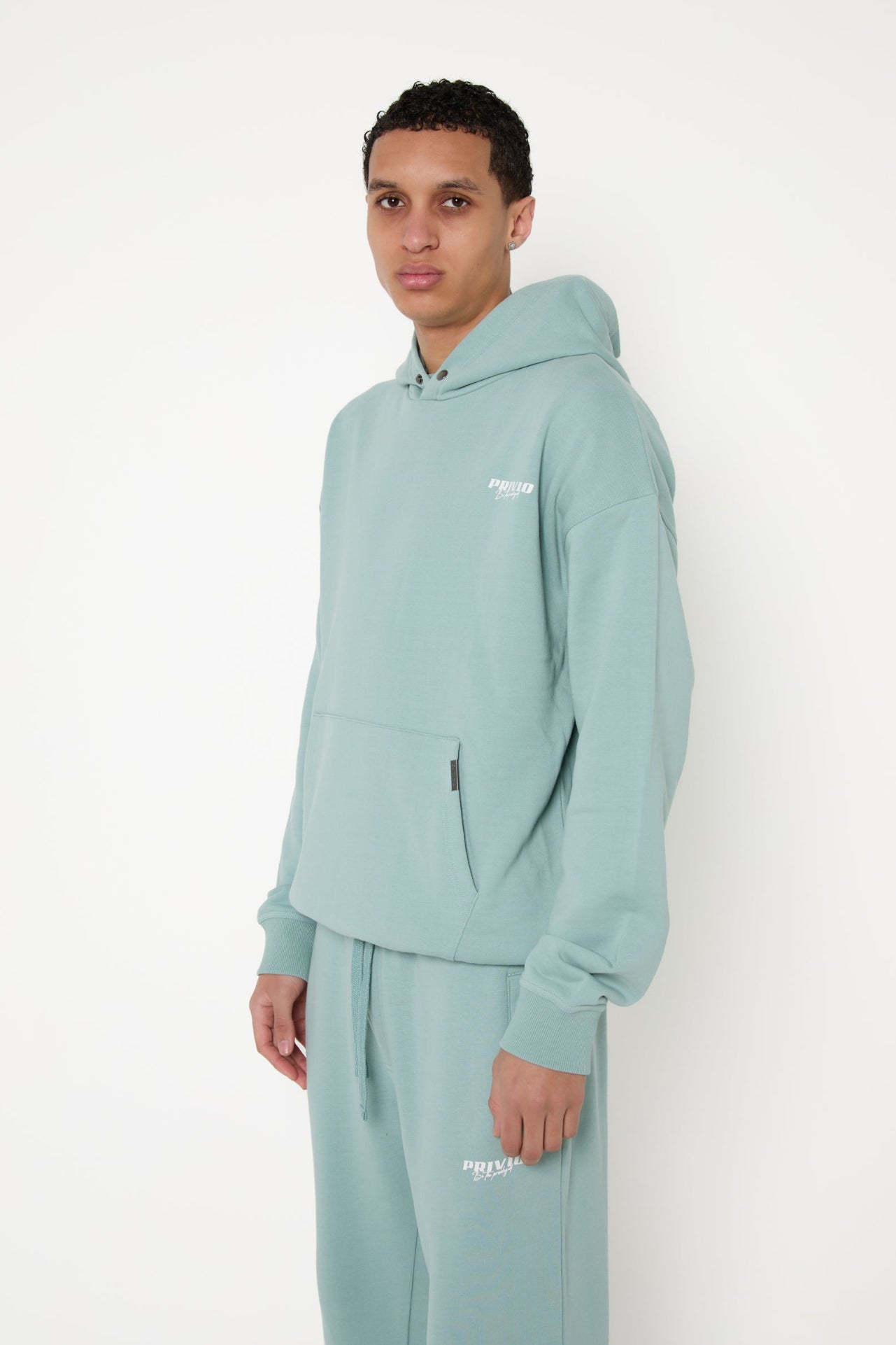 PRIVIO HEAVY LOGO HOODIE