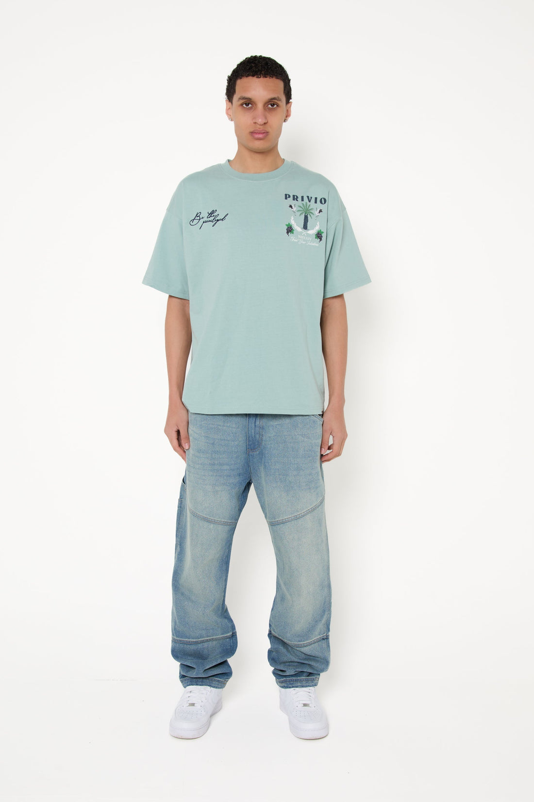 RELAXED FIT CUT AND SEW PANEL DENIM