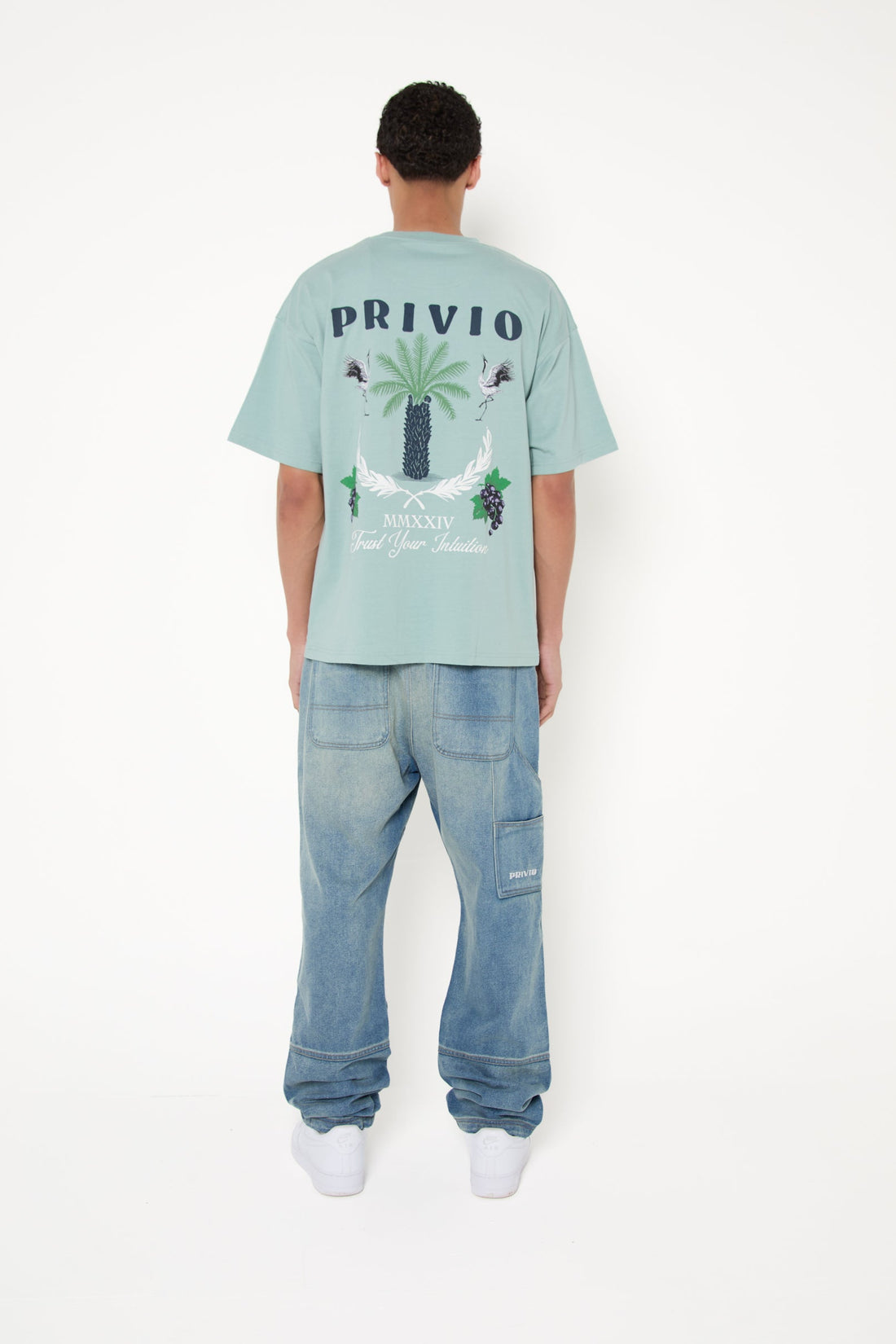 RELAXED FIT CUT AND SEW PANEL DENIM