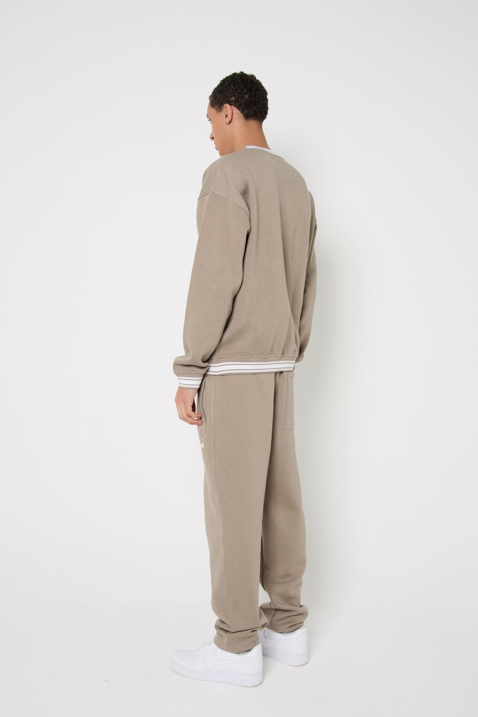 PRIVIO BASIC SWEATER