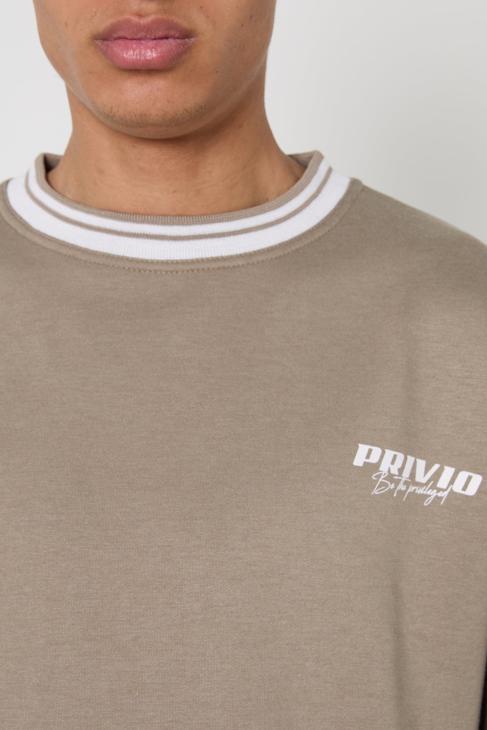 PRIVIO BASIC SWEATER