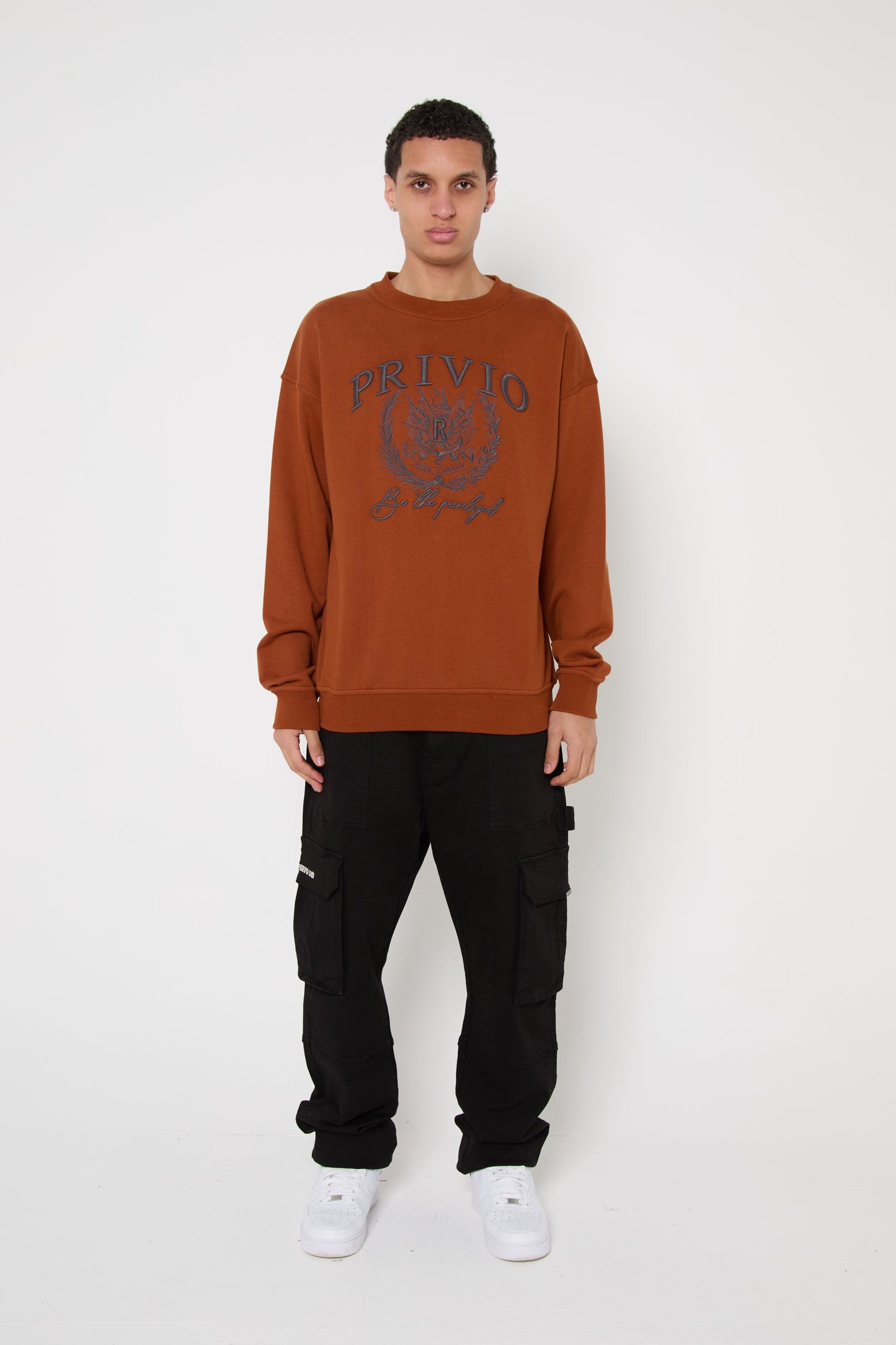 PRIVIO CREST 3D EMBROIDERY SWEATER