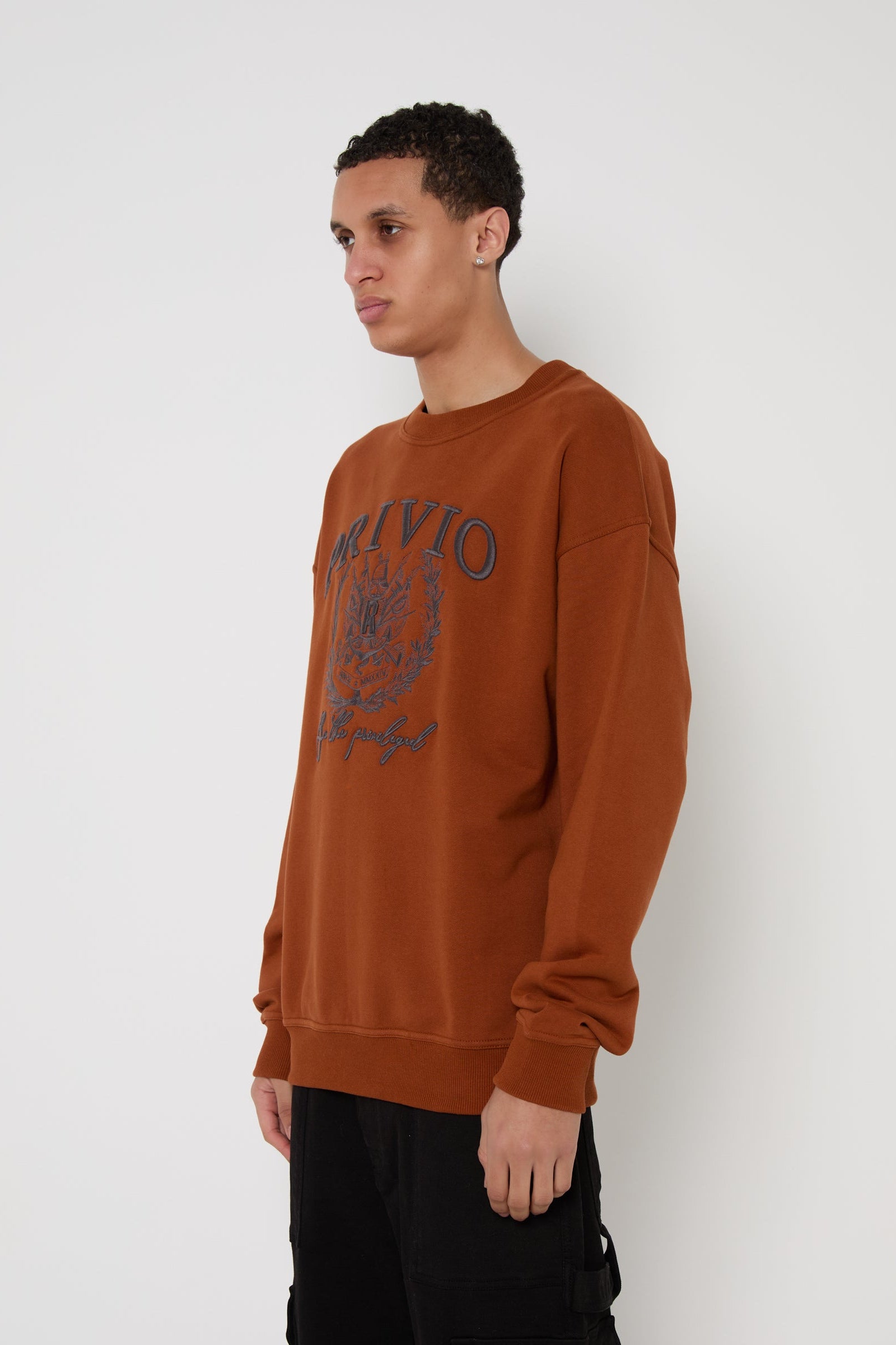 PRIVIO CREST 3D EMBROIDERY SWEATER