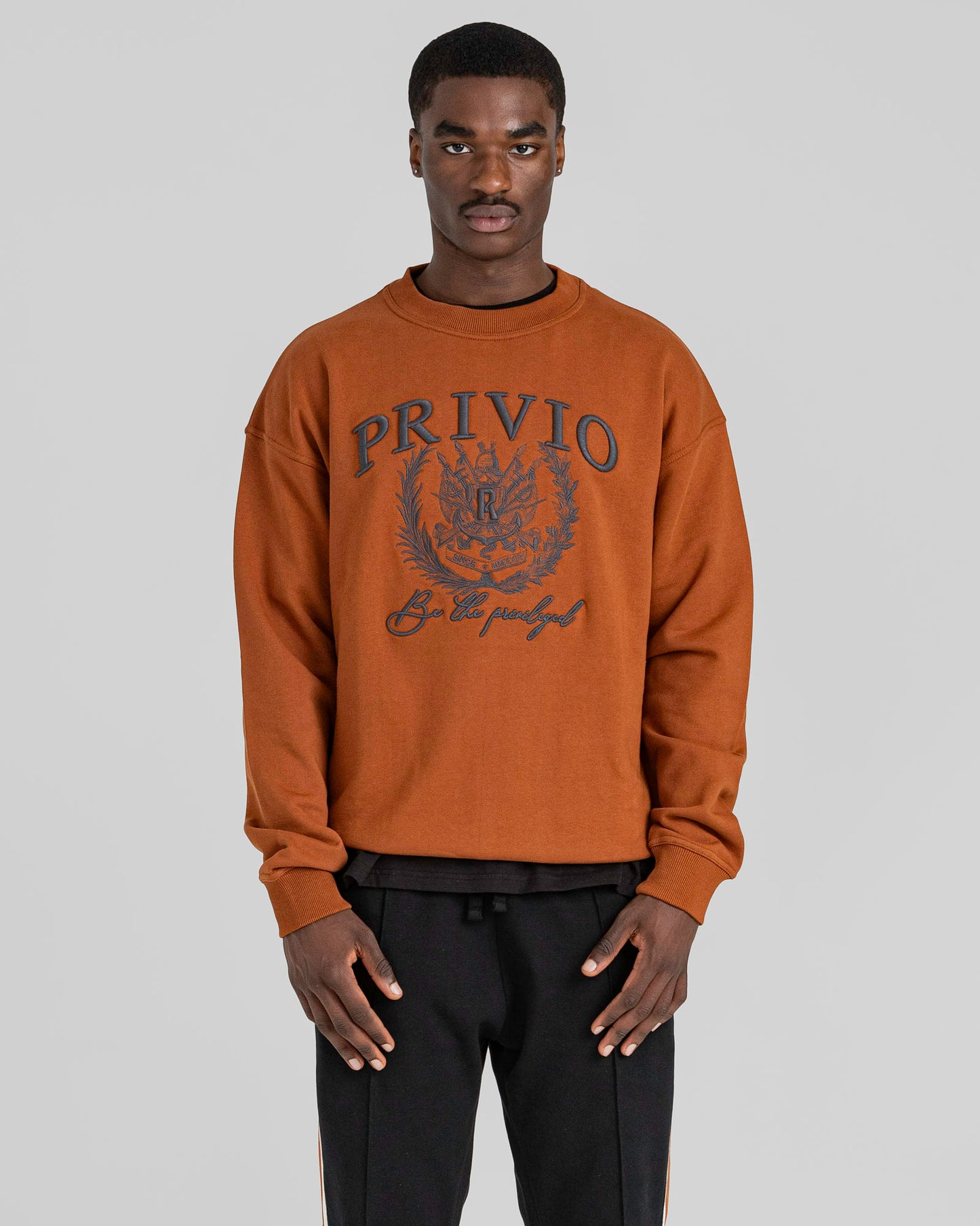 PRIVIO CREST 3D EMBROIDERY SWEATER