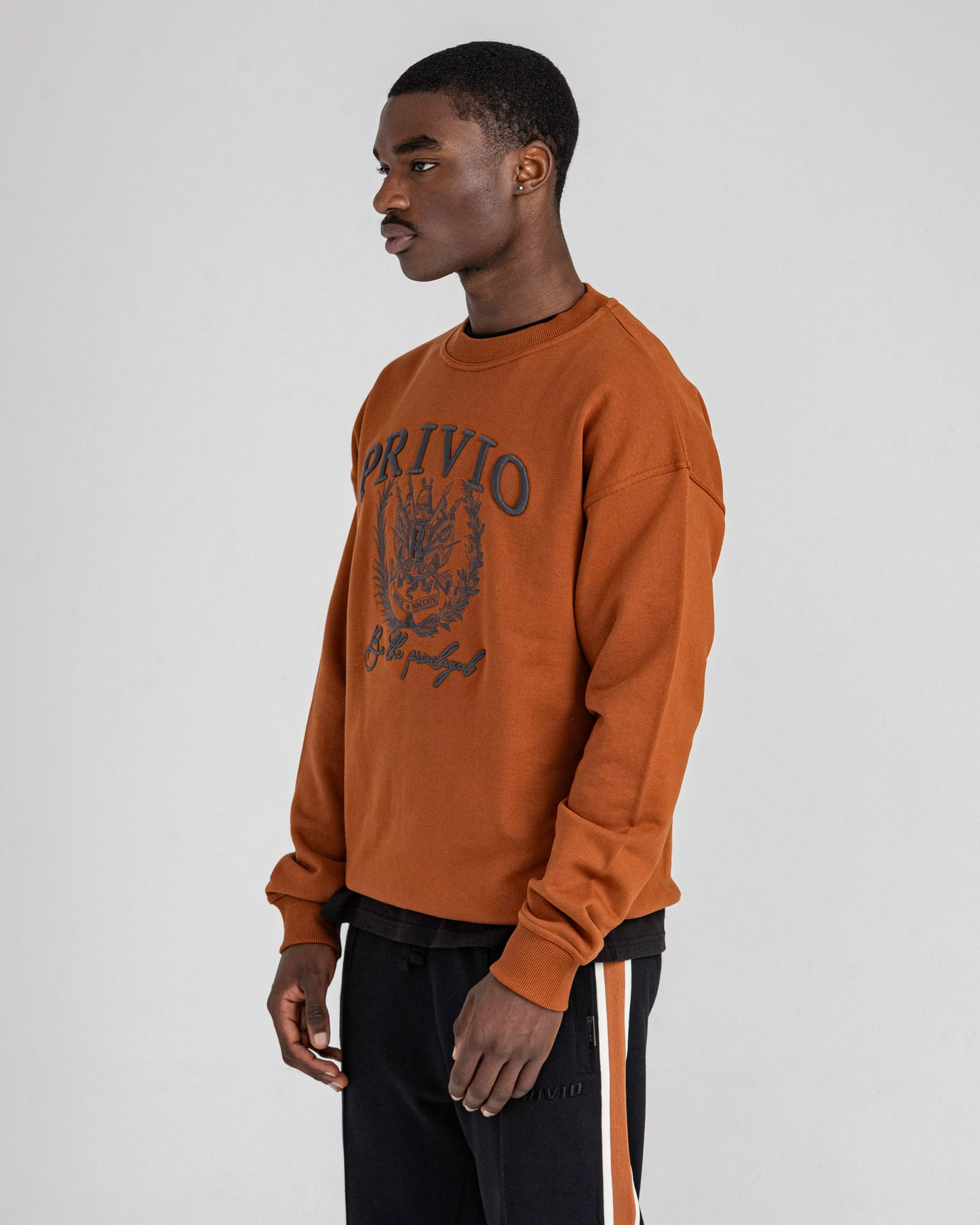 PRIVIO CREST 3D EMBROIDERY SWEATER