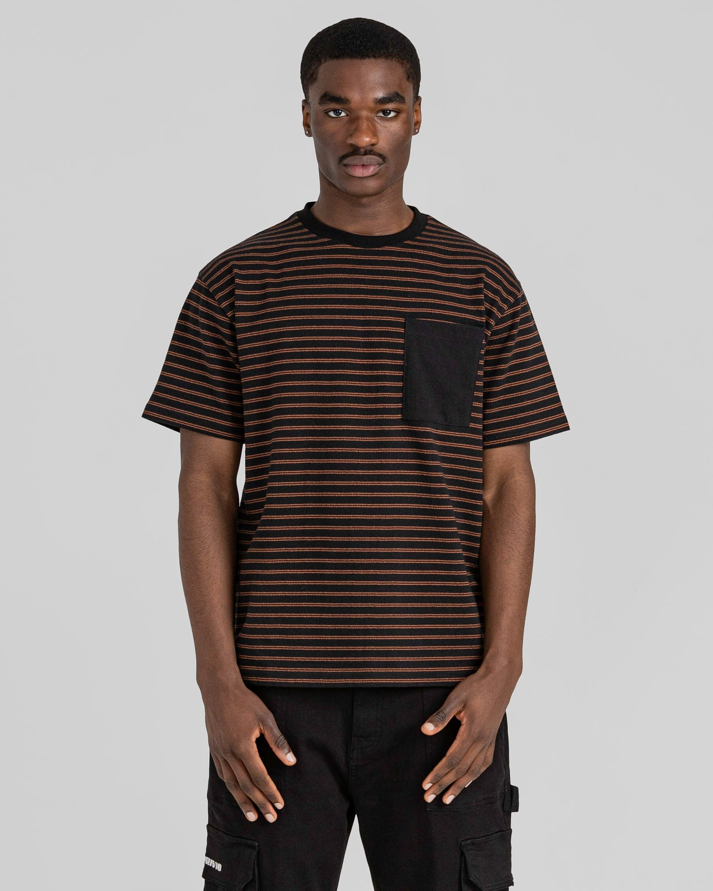 CONTRAST STRIPE T SHIRT