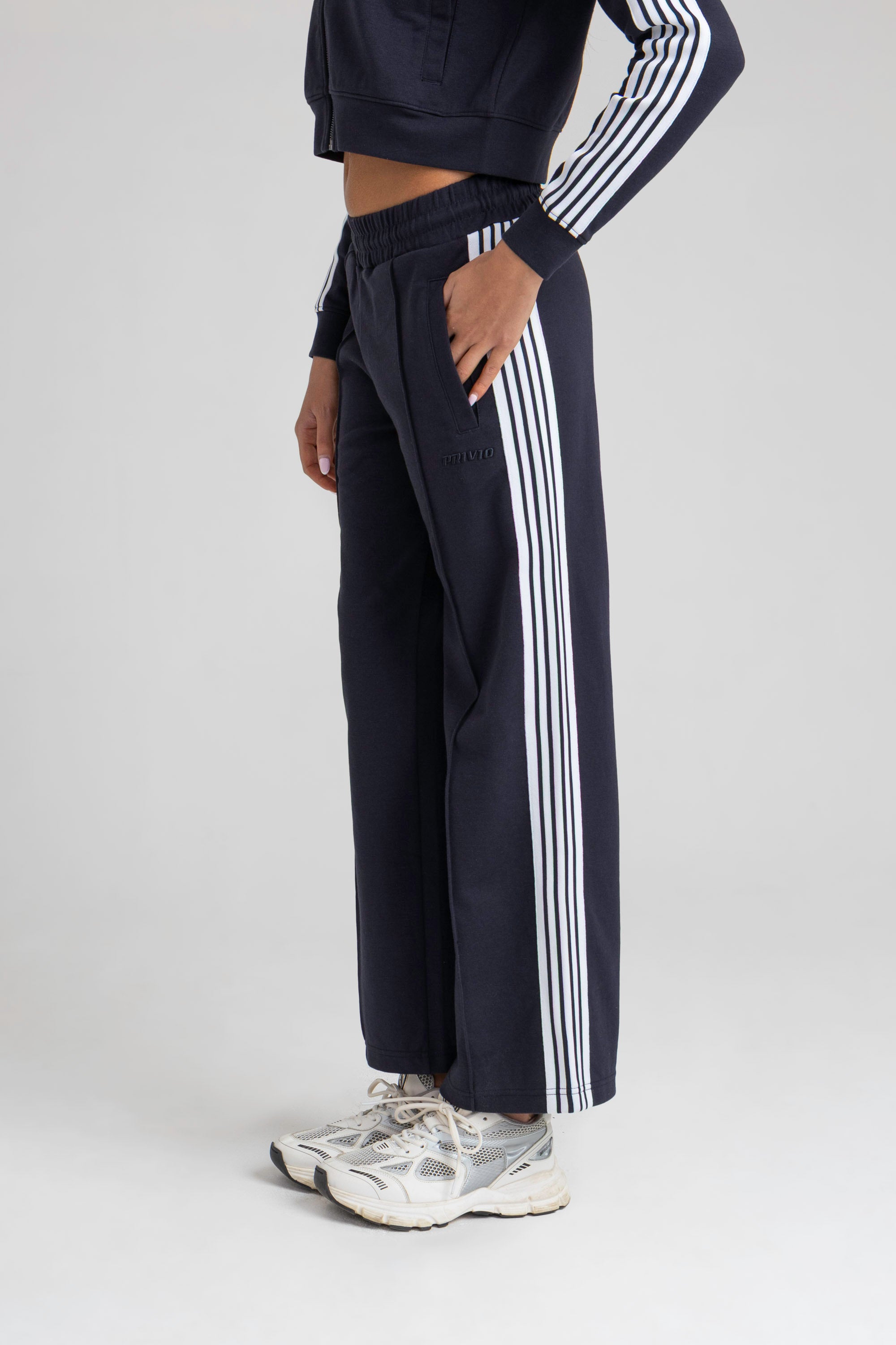 SIDE STRIPE WIDE LEG TRACK PANT
