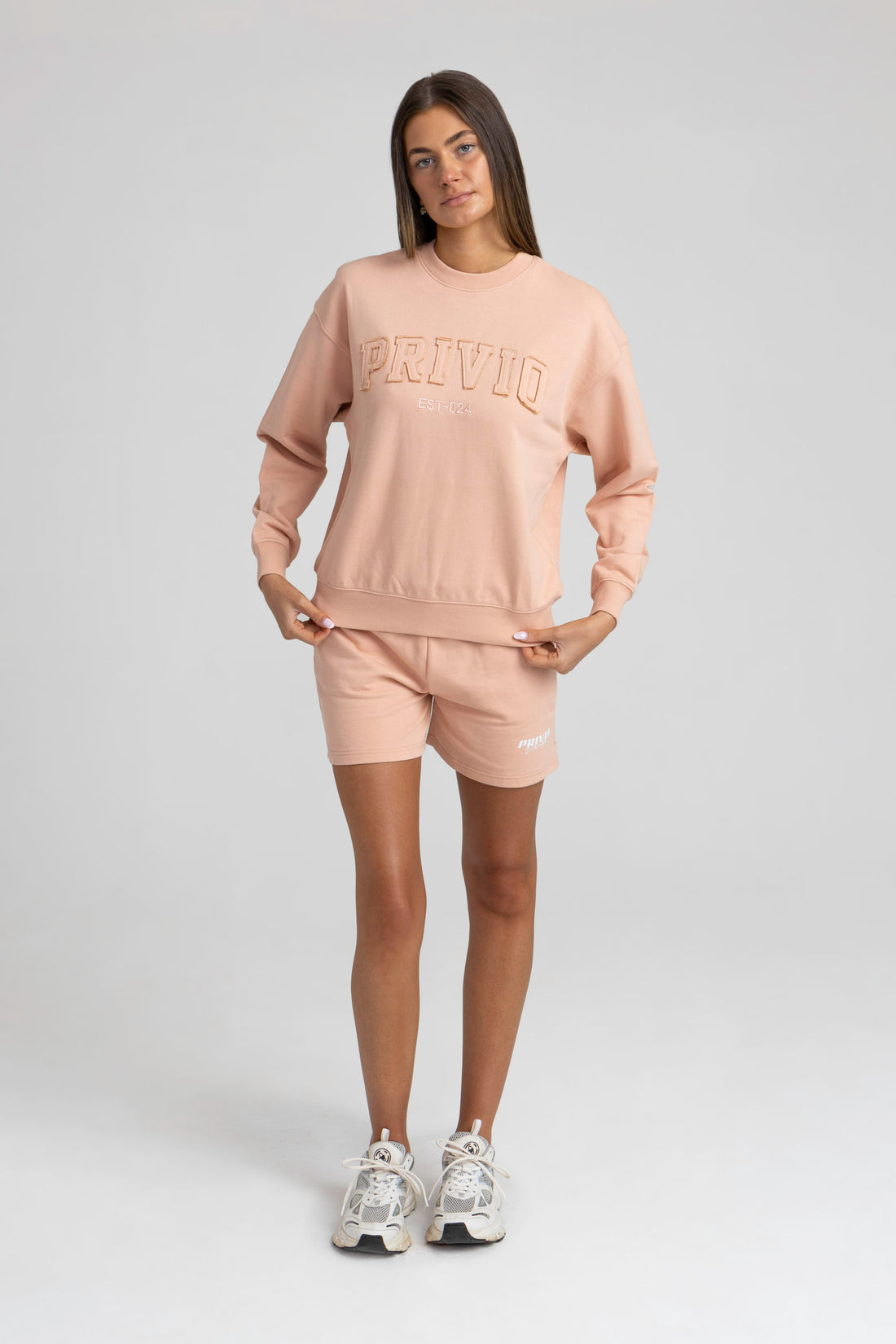 PRIVIO APPLIQUE SWEATSHIRT