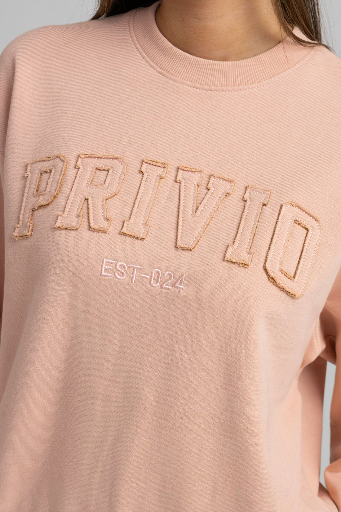 PRIVIO APPLIQUE SWEATSHIRT