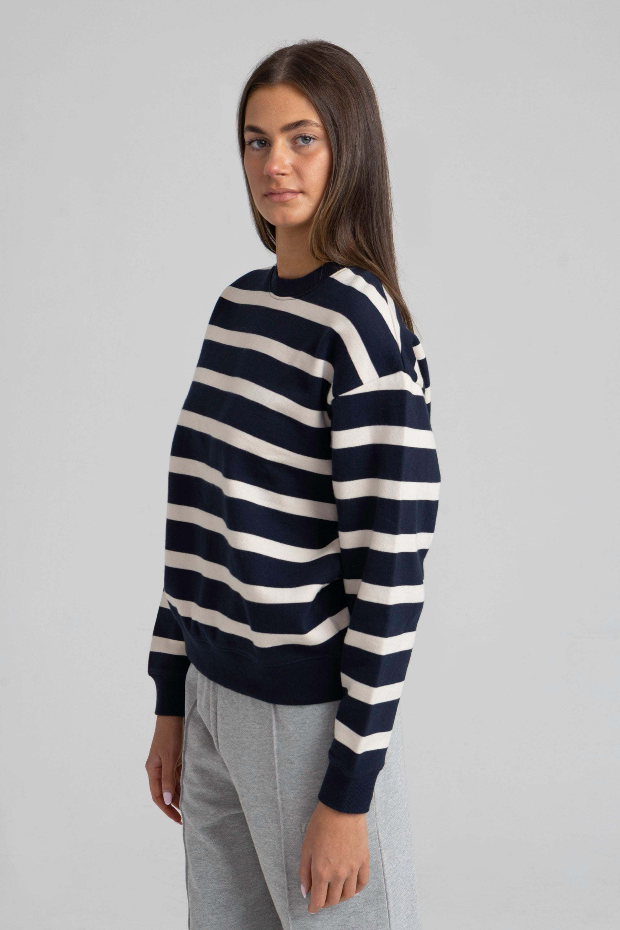 LINE PRINT SWEATSHIRT