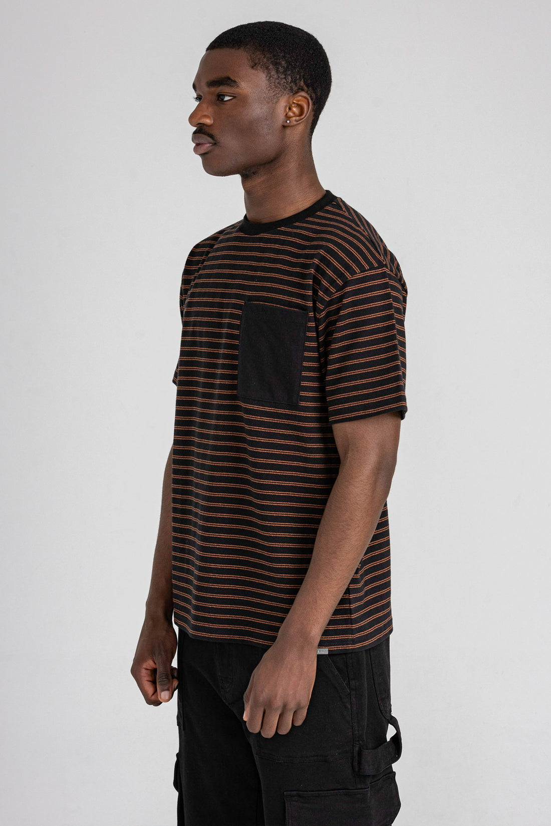 CONTRAST STRIPE T SHIRT