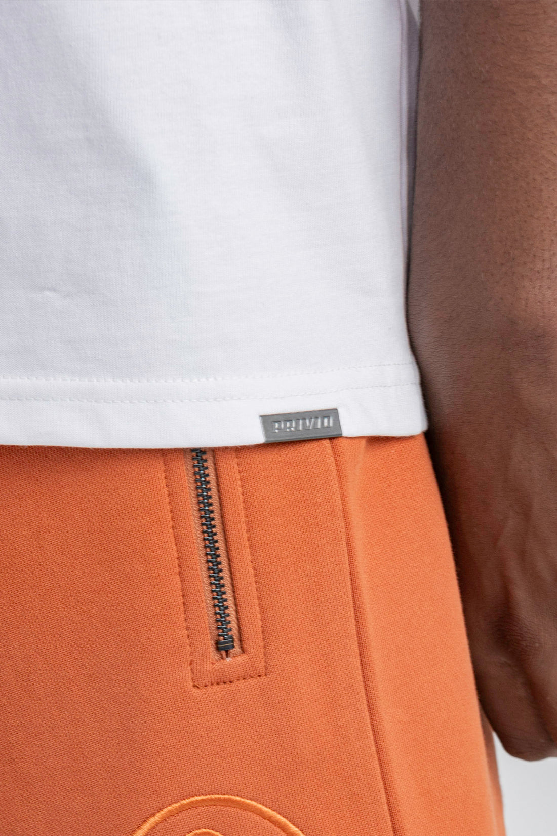 PRIVIO CIRCLE PRINT T-SHIRT