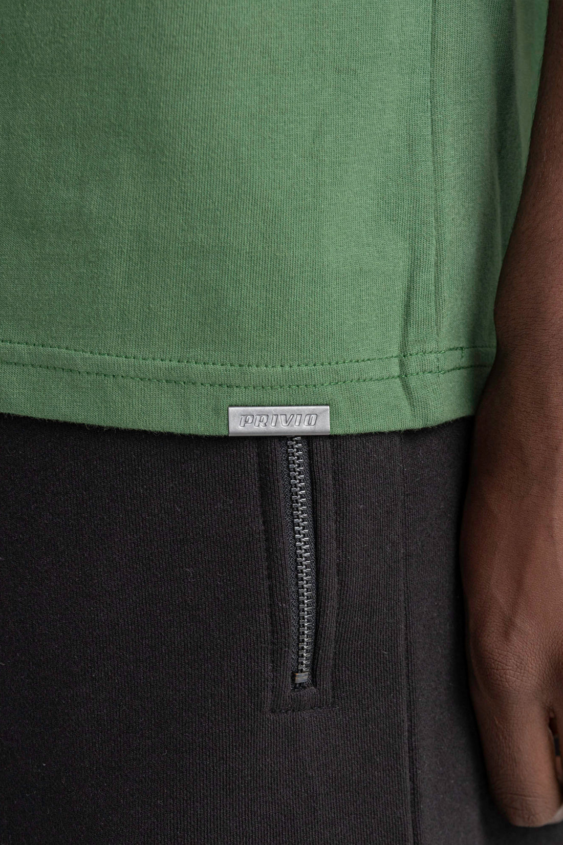 PRIVIO CIRCLE PRINT T-SHIRT